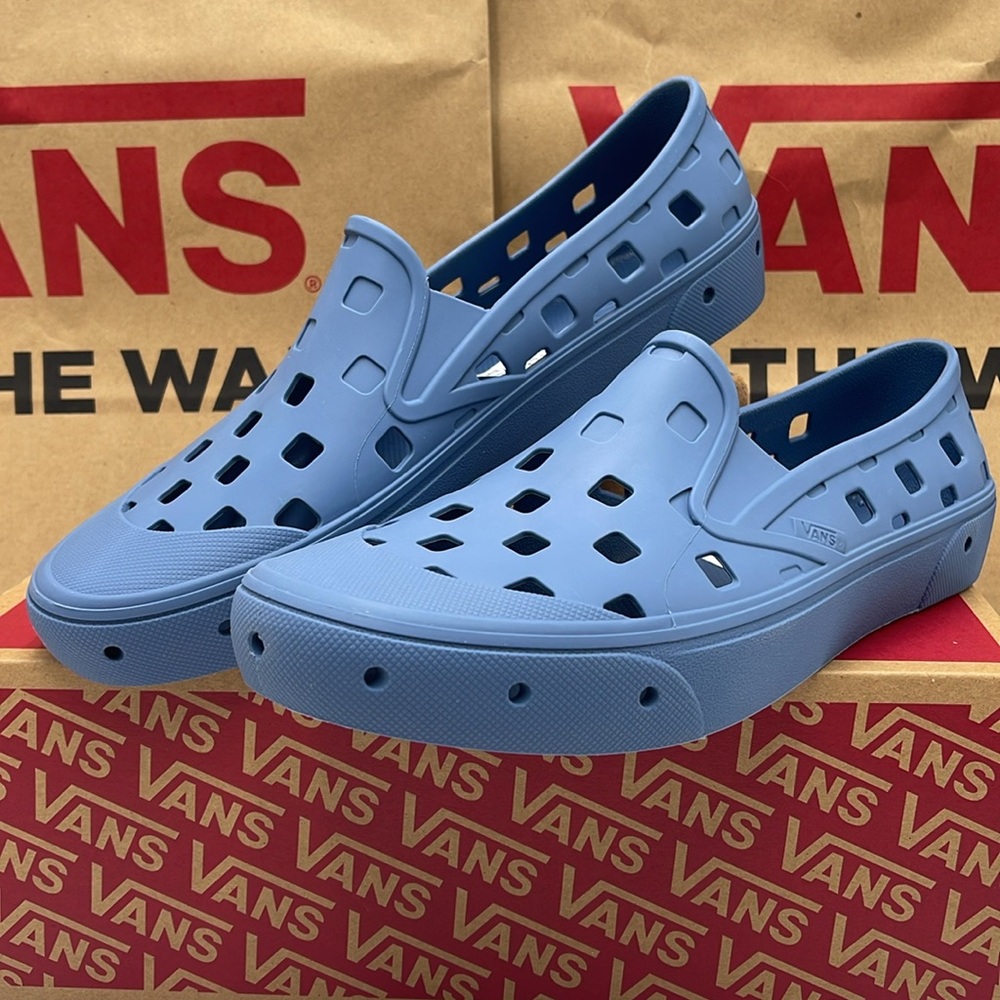 Vans Men’s Slip-On Trk Captains Blue 
VN0A5HF8ZR8
Sneakers - Picture 4 of 16